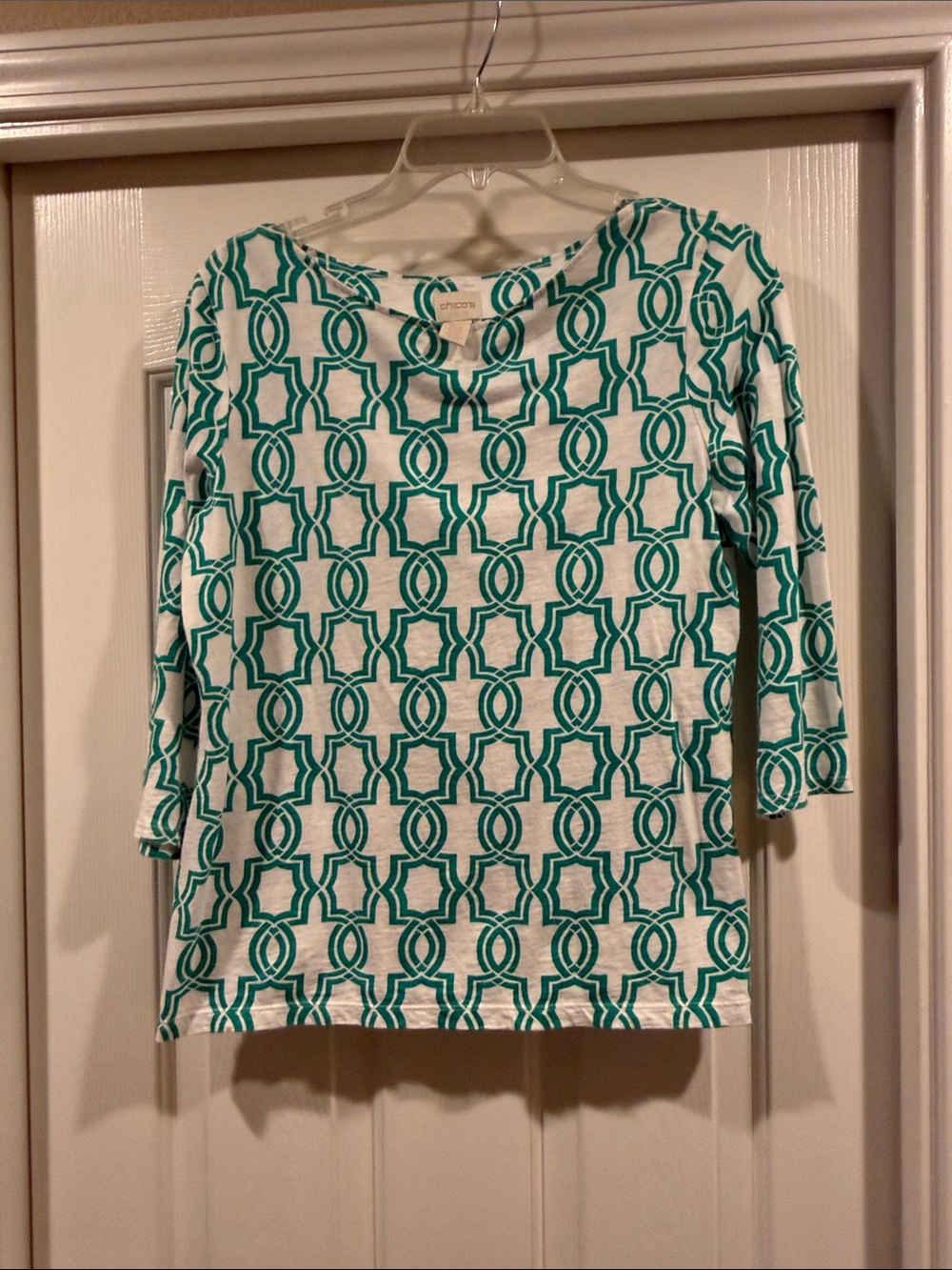 Chico's White Top with Teal Geometric Print size 1 / s-m - Picture 3 of 5